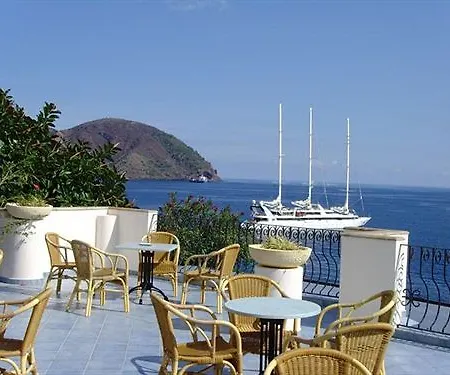 Отель Giardino Sul Mare 3*