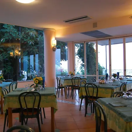 Hotell Giardino Sul Mare 3*
